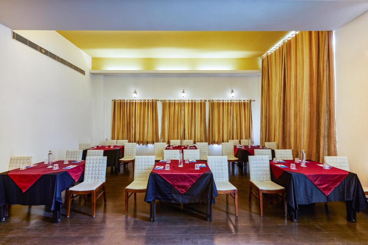 Отель Club Mahindra Удайпур Экстерьер фото