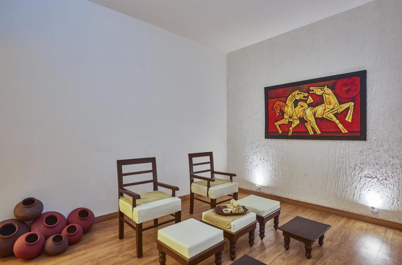 Отель Club Mahindra Удайпур Экстерьер фото