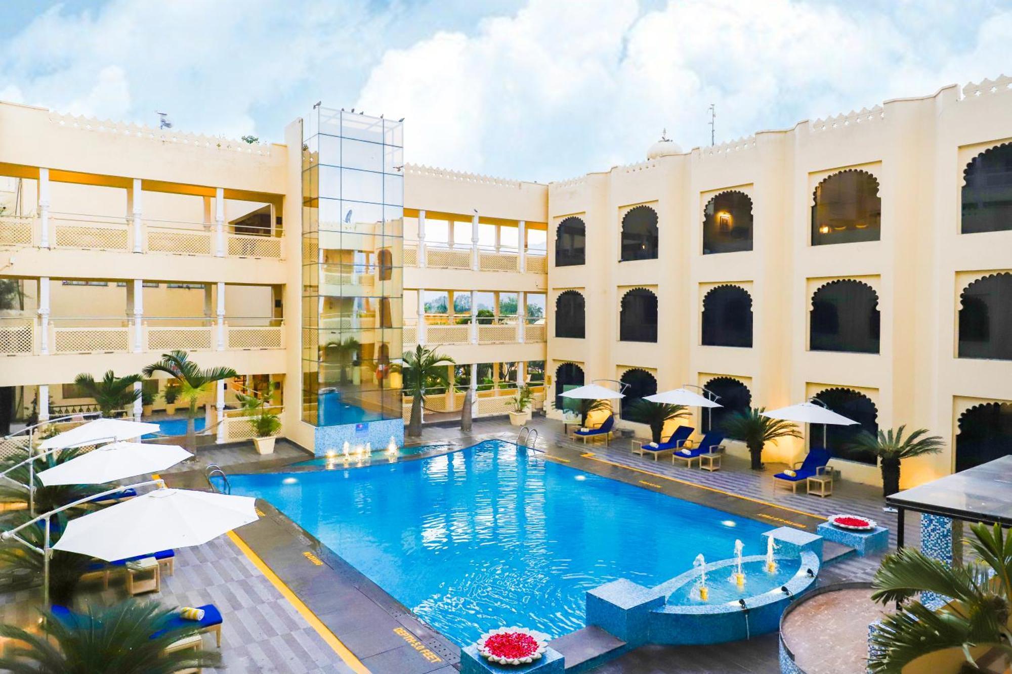 Отель Club Mahindra Удайпур Экстерьер фото