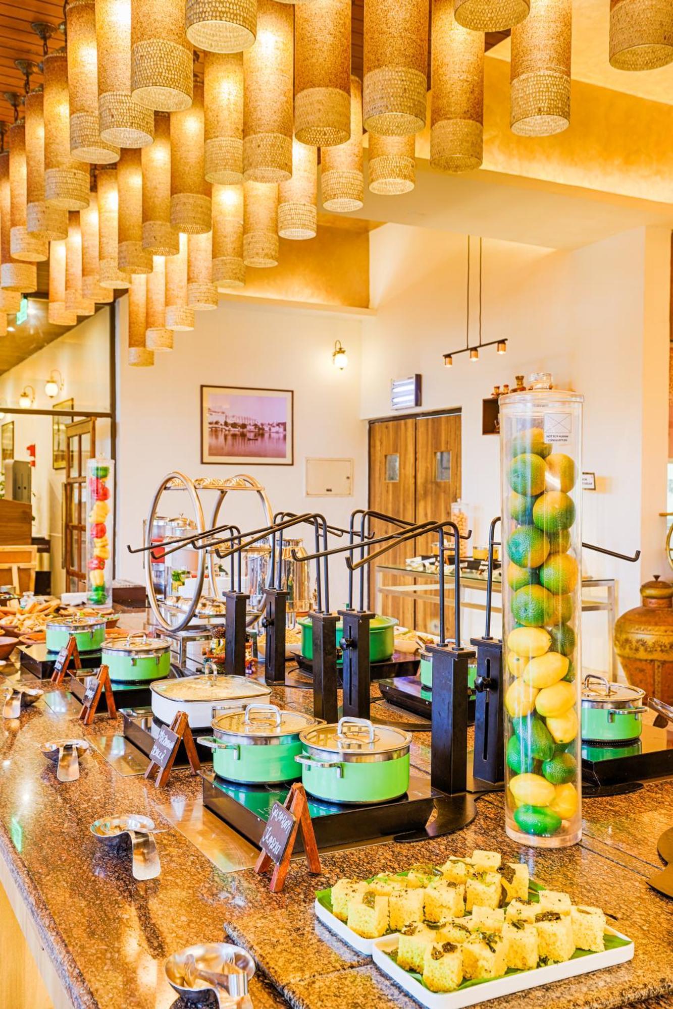 Отель Club Mahindra Удайпур Экстерьер фото