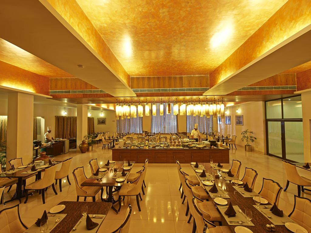 Отель Club Mahindra Удайпур Экстерьер фото